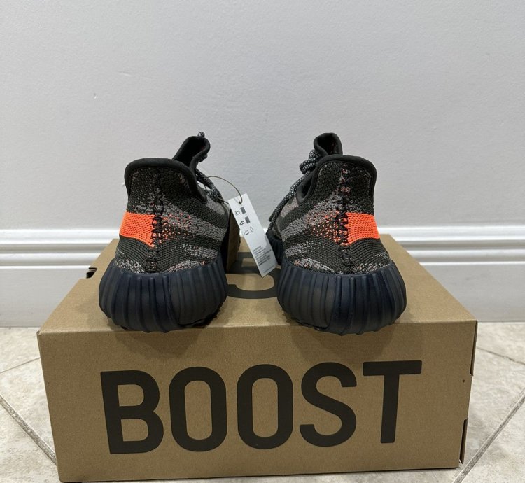 Yeezy 350 Carbon Beluga