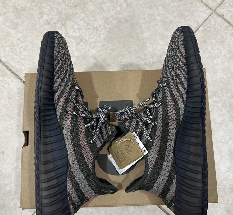 Yeezy 350 Carbon Beluga