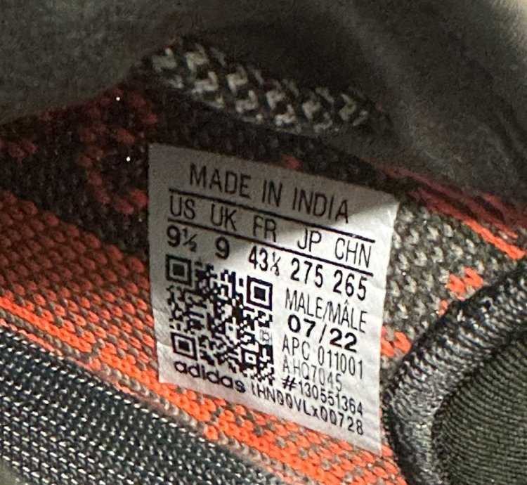 Yeezy 350 Carbon Beluga