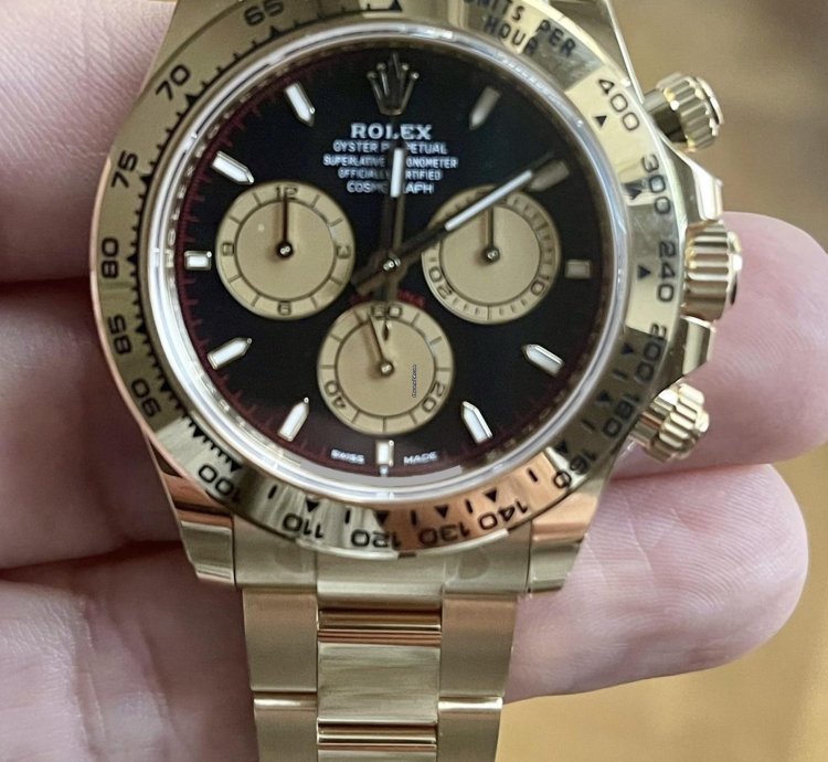 Rolex Daytona Cosmograph Daytona 126508 Yellow Gold Black Dial