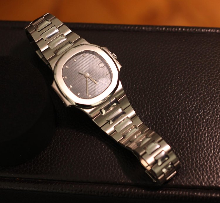 Patek Philippe Nautilus 3800 Factory Diamond Index