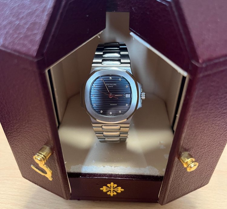 Patek Philippe Nautilus 3800 Factory Diamond Index