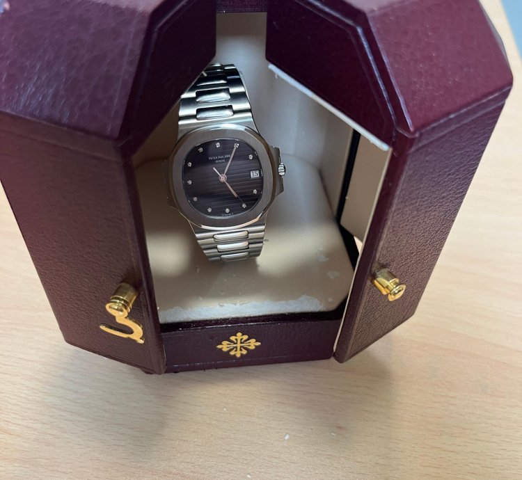 Patek Philippe Nautilus 3800 Factory Diamond Index