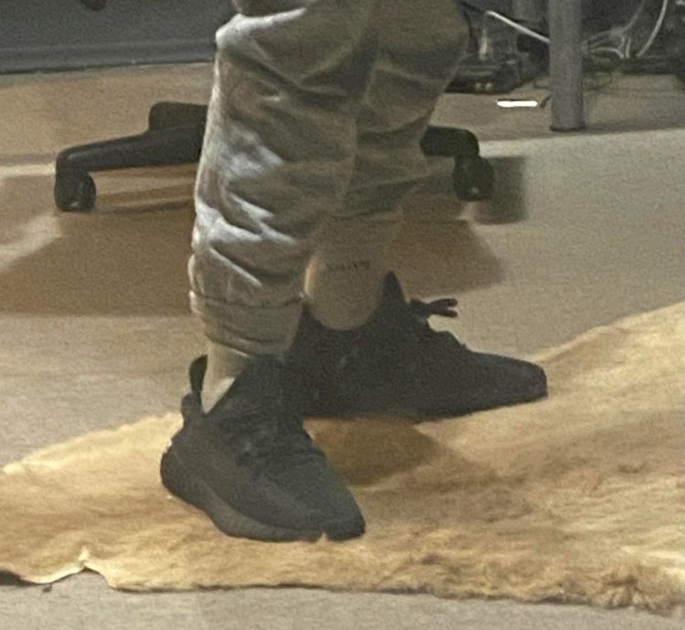 Yeezy 350 Onyx