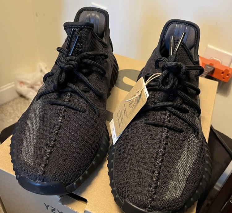 Yeezy 350 Onyx