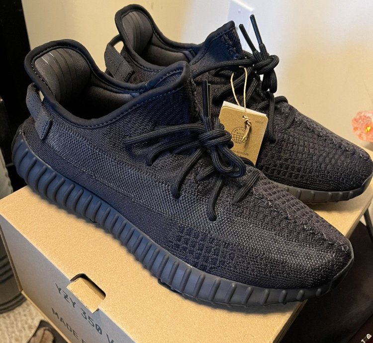 Yeezy 350 Onyx