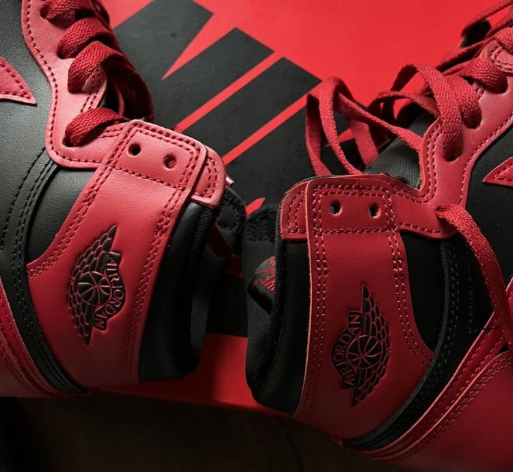 Air Jordan 1 Hi 85
