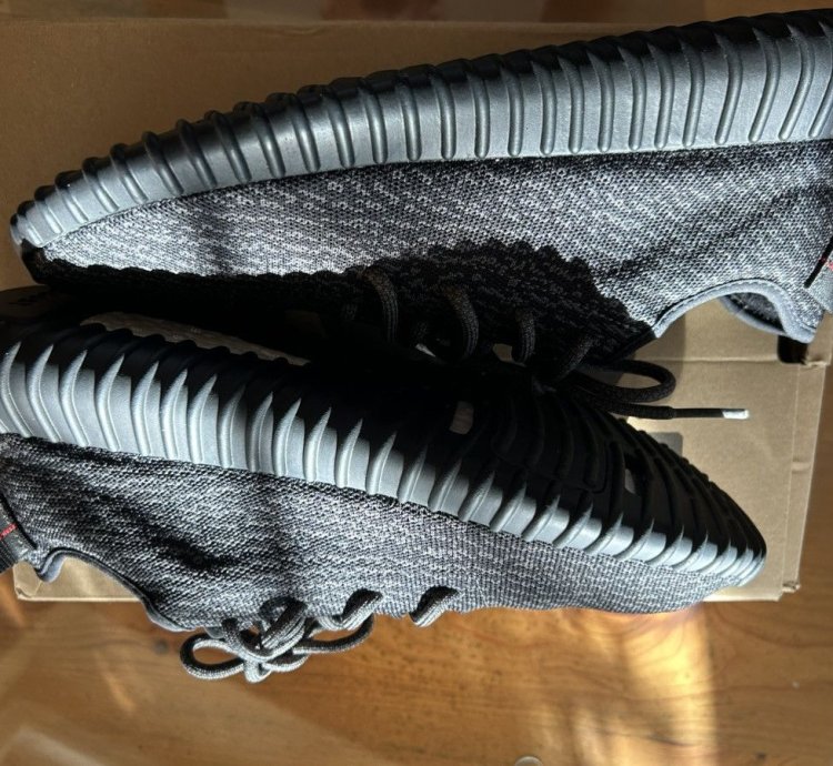 Yeezy 350 Pirate Black V1 2023