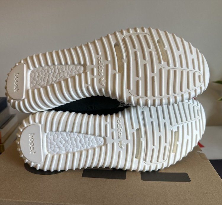 Yeezy 350 Turtle Dove 2023