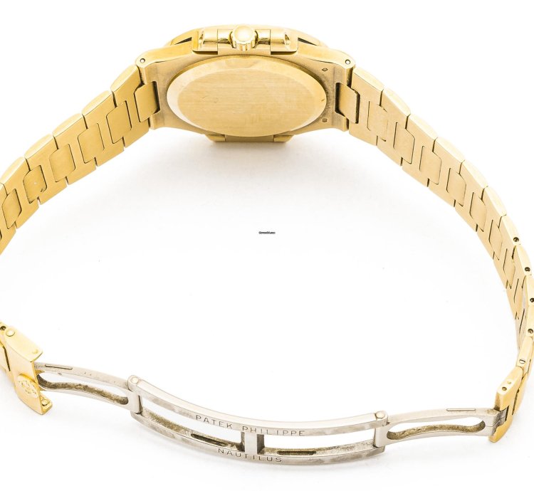 Patek Philippe Nautilus 3800j - Extract Of The Archives - Very Good Condition
