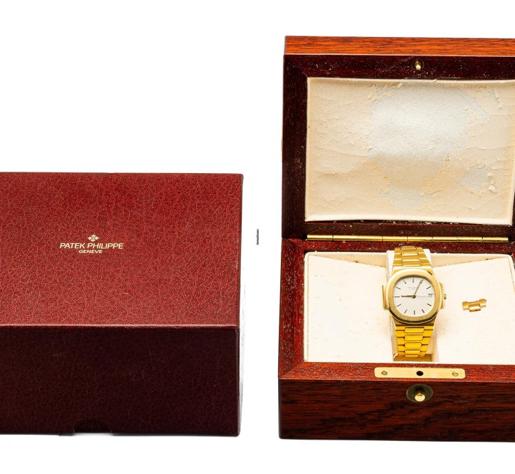 Patek Philippe Nautilus 3800j - Extract Of The Archives - Very Good Condition