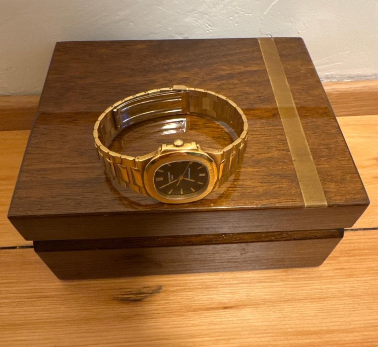 Patek Philippe Nautilus 3900 Full Set Yellow Gold