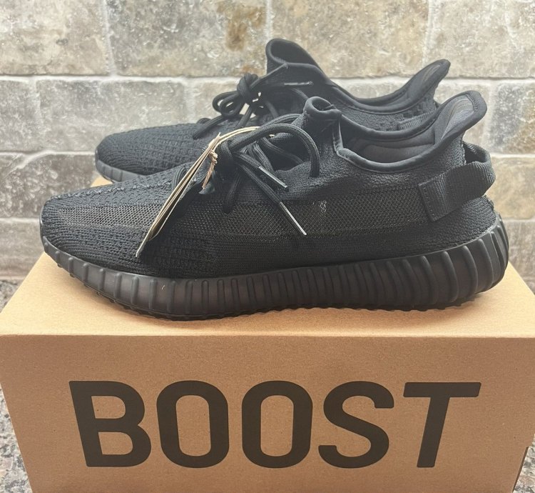 Yeezy 350 V2