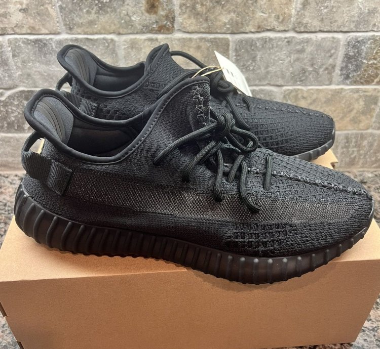 Yeezy 350 V2