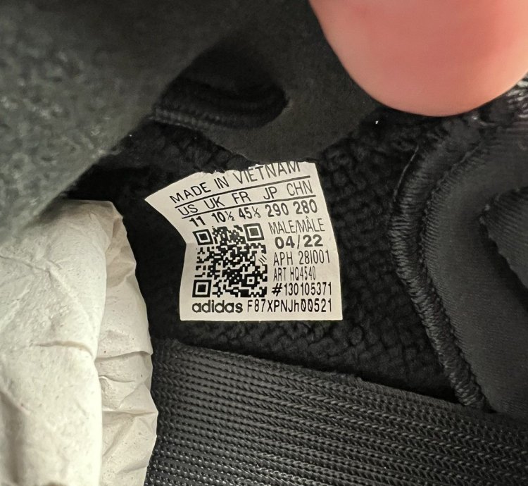 Yeezy 350 V2