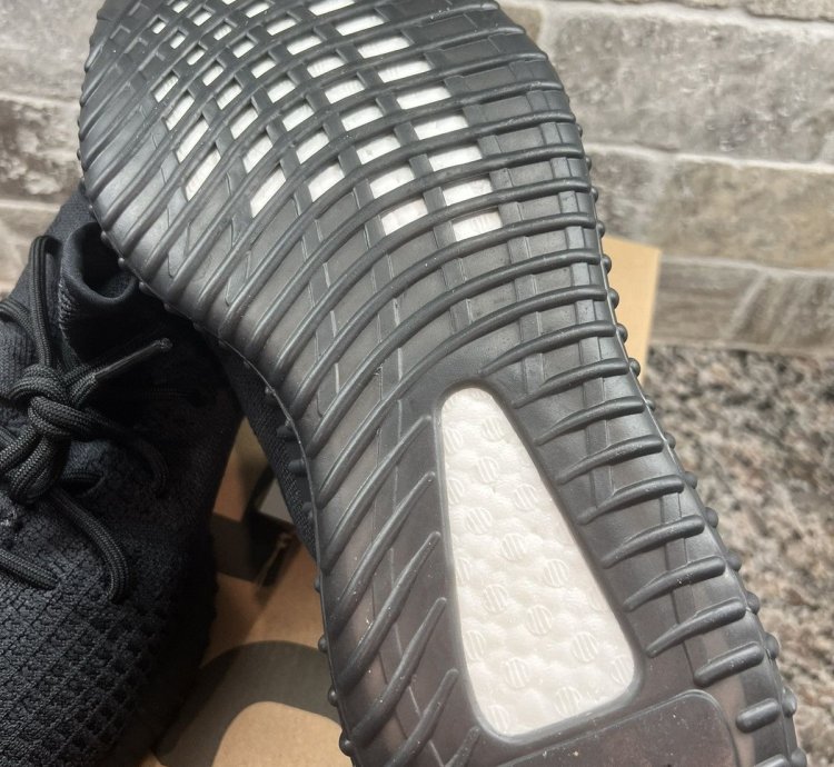 Yeezy 350 V2