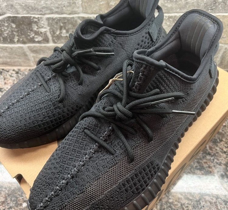 Yeezy 350 V2