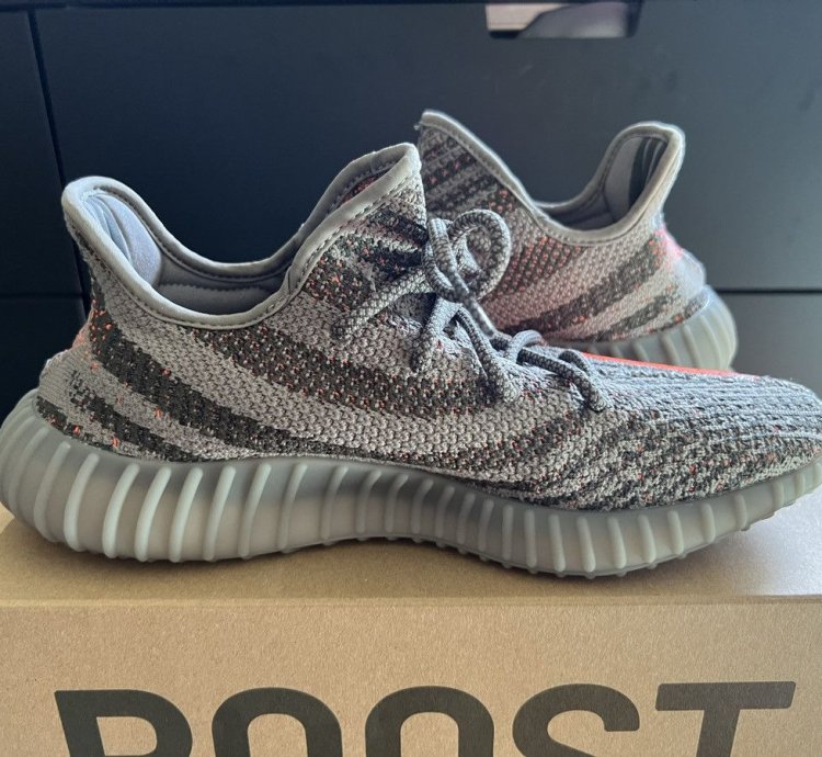 Yeezy 350 V2 Beluga