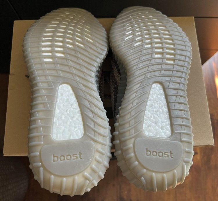 Yeezy 350 V2 Beluga