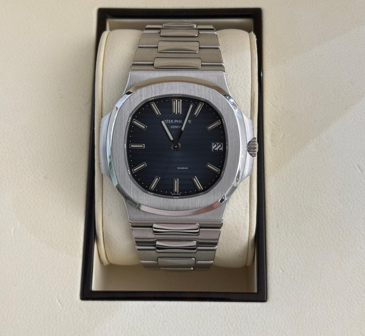 Patek Philippe Nautilus 40mm Blue Del 2011 Excellent Condition Full Set Con Documenti Scatola Patek