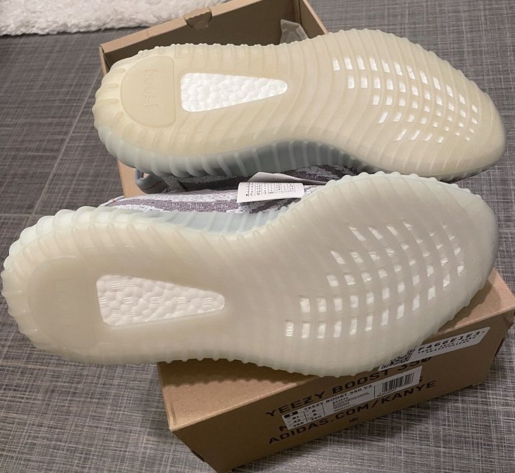 Yeezy 350 V2 Blue Tint Us 8 5