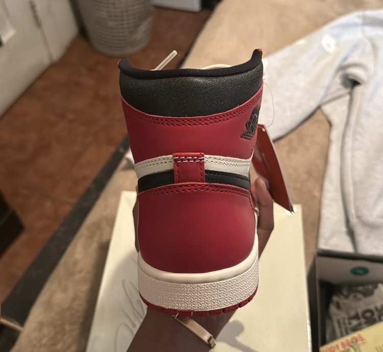 Air Jordan 1 Lost And Found