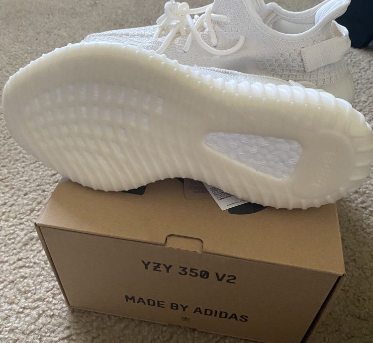 Yeezy 350 V2 Bone