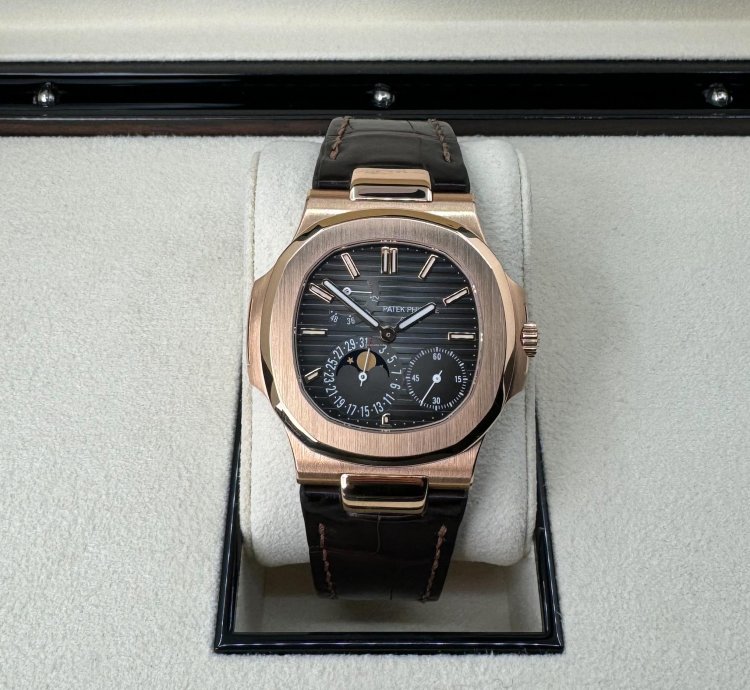 Patek Philippe Nautilus 40mm Rose Gold Brown Dial 5712r-001