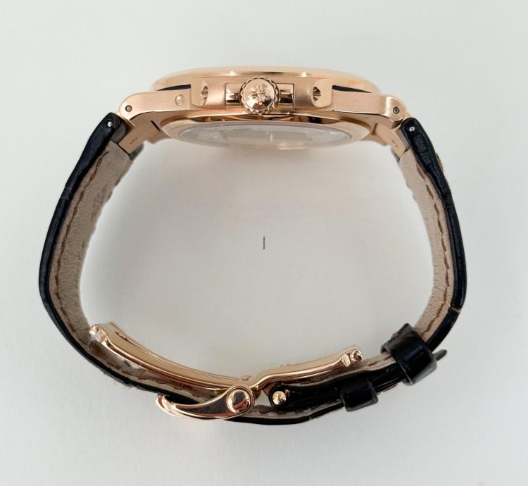 Patek Philippe Nautilus 40mm Rose Gold Brown Dial 5712r-001