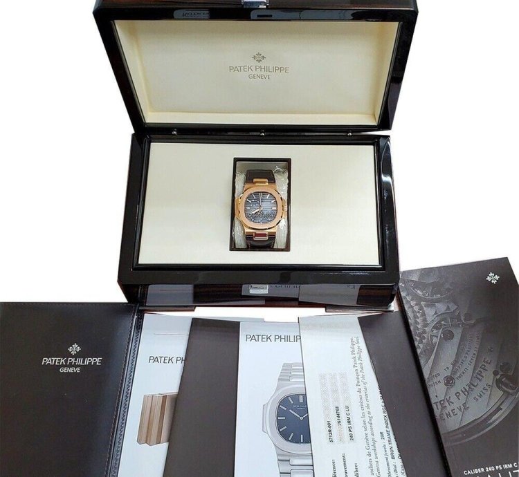 Patek Philippe Nautilus 40mm Rose Gold Watch 5712r-001 Box Papers