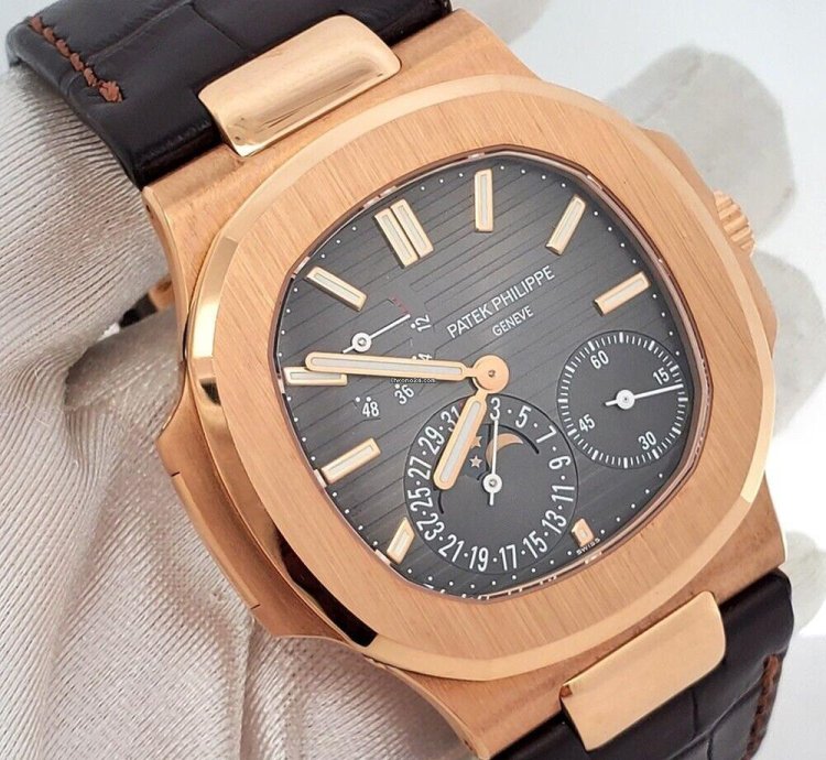 Patek Philippe Nautilus 40mm Rose Gold Watch 5712r-001 Box Papers