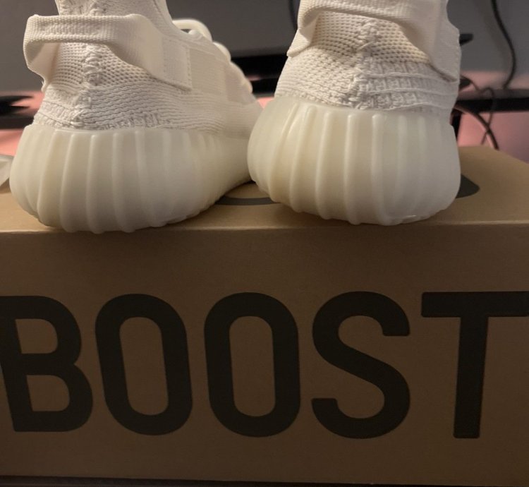 Yeezy 350 V2 Bones