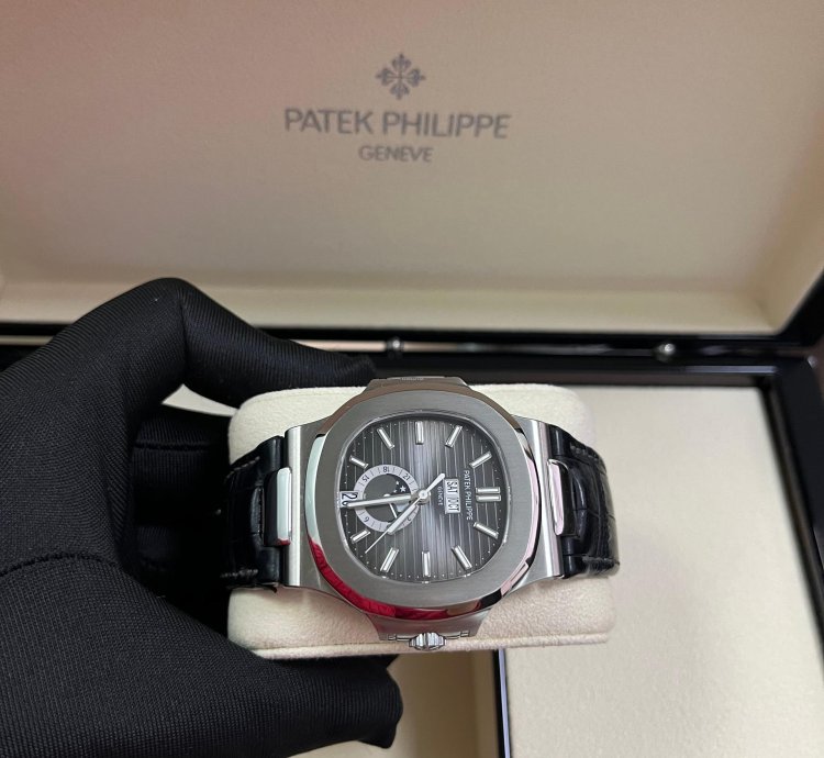 Patek Philippe Nautilus 40mm Stainless Steel 5726