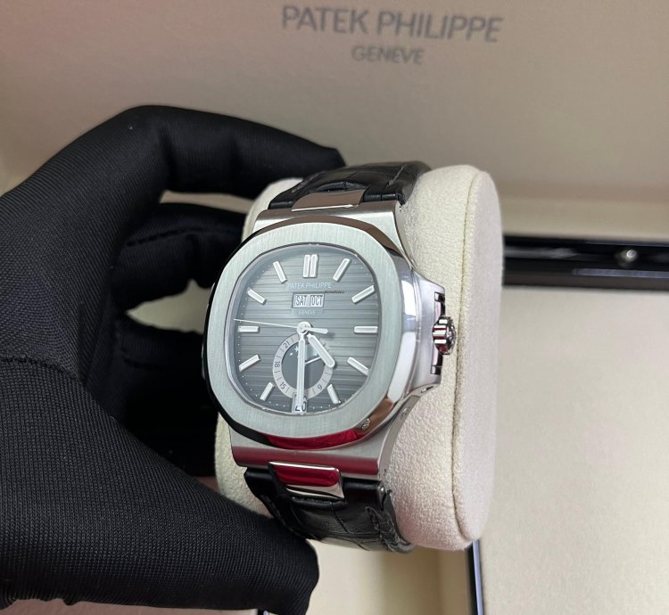 Patek Philippe Nautilus 40mm Stainless Steel 5726