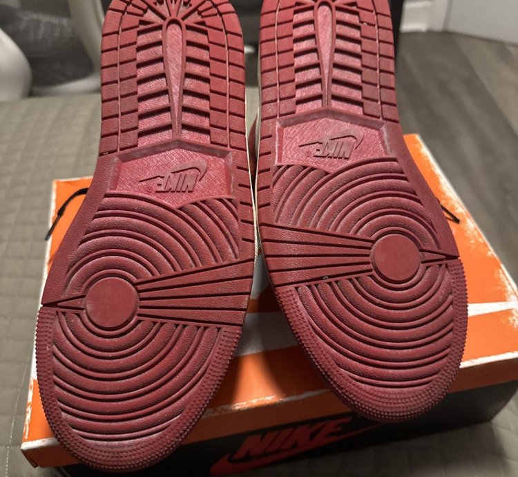 Air Jordan 1 Lost And Founds