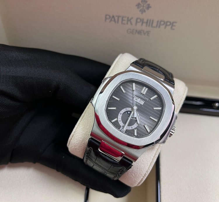 Patek Philippe Nautilus 40mm Stainless Steel 5726