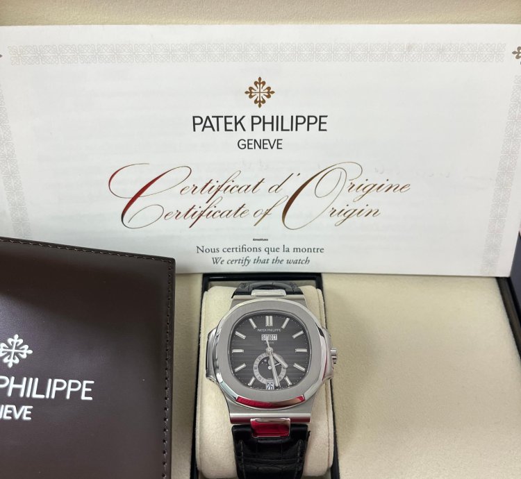 Patek Philippe Nautilus 40mm Stainless Steel 5726