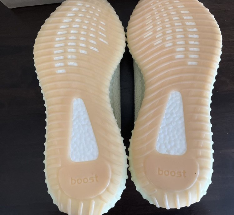 Yeezy 350 V2 Butter