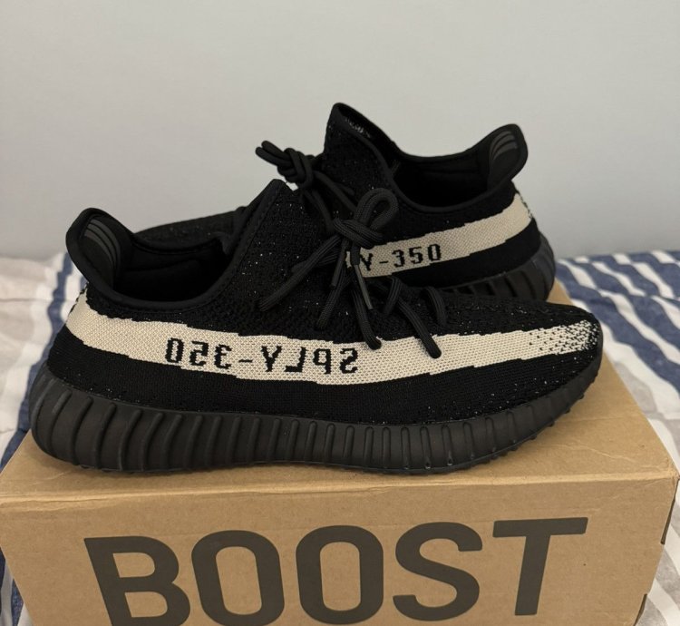 Yeezy 350 V2 Core Black White