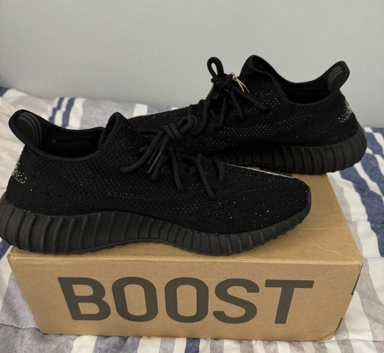 Yeezy 350 V2 Core Black White