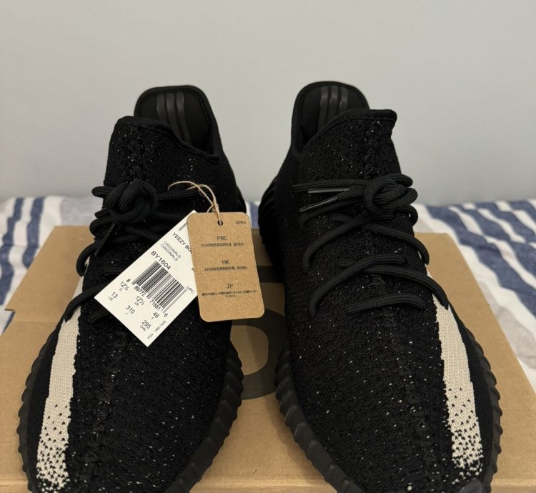 Yeezy 350 V2 Core Black White