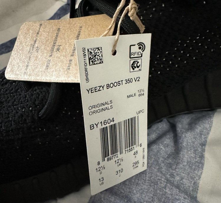 Yeezy 350 V2 Core Black White