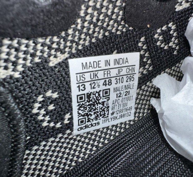Yeezy 350 V2 Core Black White
