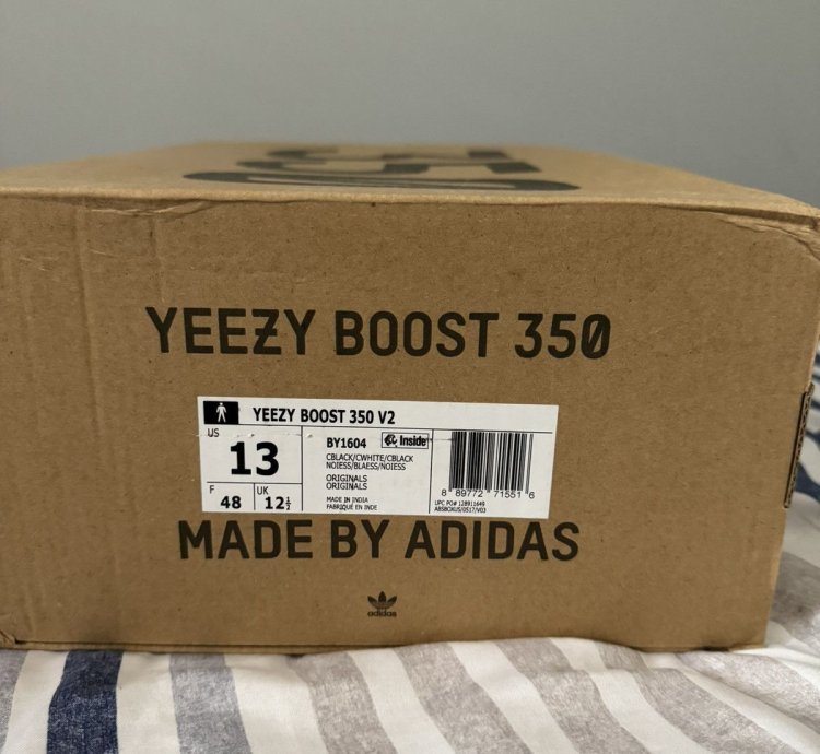 Yeezy 350 V2 Core Black White