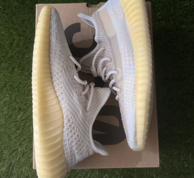 Yeezy 350 V2 Natural Size 9 5 Brand New