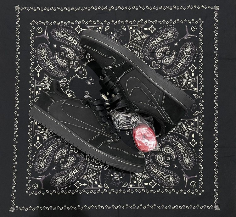 Air Jordan 1 Low Black Phantom