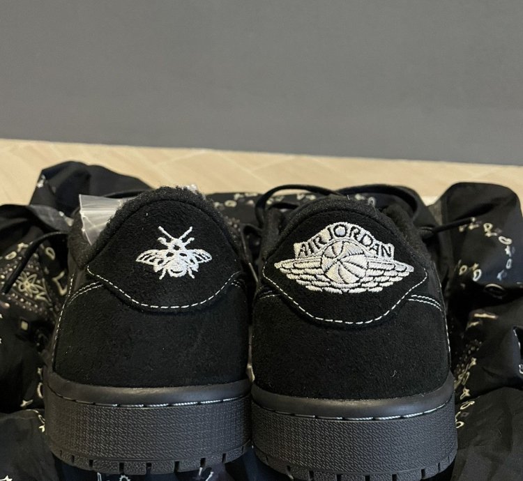 Air Jordan 1 Low Black Phantom
