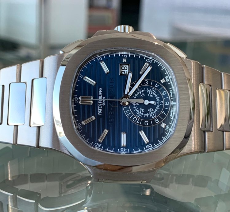 Patek Philippe Nautilus 40th Anniversary White Gold Blue Dial - 5976 1g Limited Edition Timepiece Introduced In 2016 To Commemorate The 40th Anniversary Of The Nautilus Collection 5976 1g-001