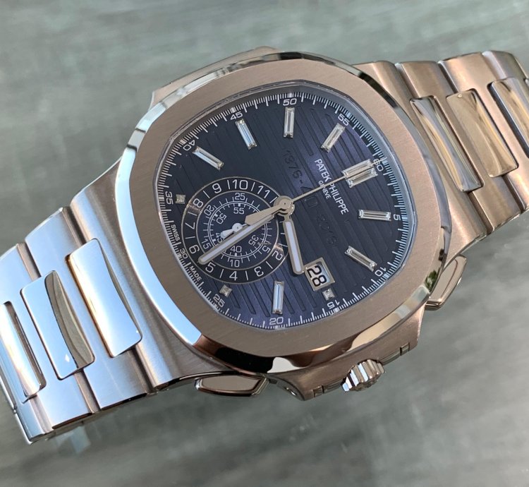 Patek Philippe Nautilus 40th Anniversary White Gold Blue Dial - 5976 1g Limited Edition Timepiece Introduced In 2016 To Commemorate The 40th Anniversary Of The Nautilus Collection 5976 1g-001