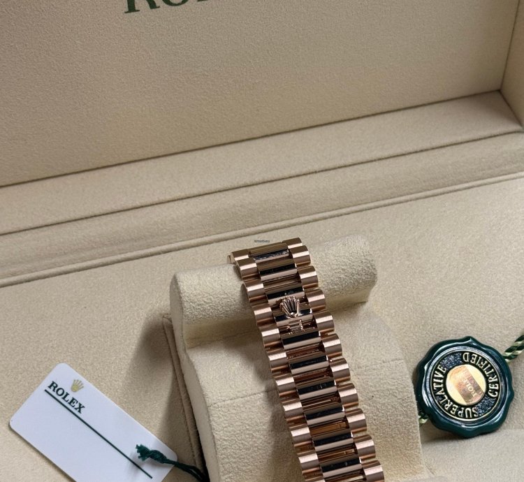 Rolex Day-date 40 40mm - 228235 - Olive Dial - Anniversary - 2024 - Rose Gold